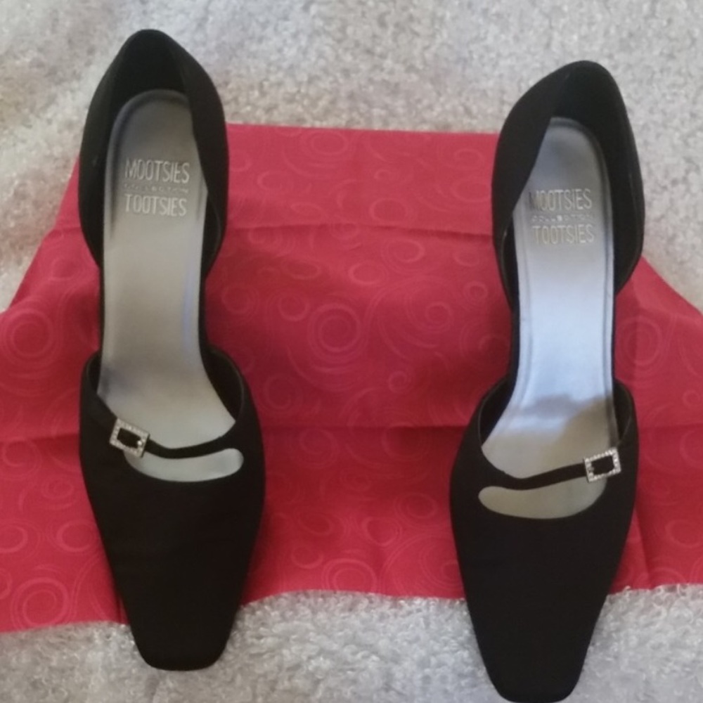 Dress pump